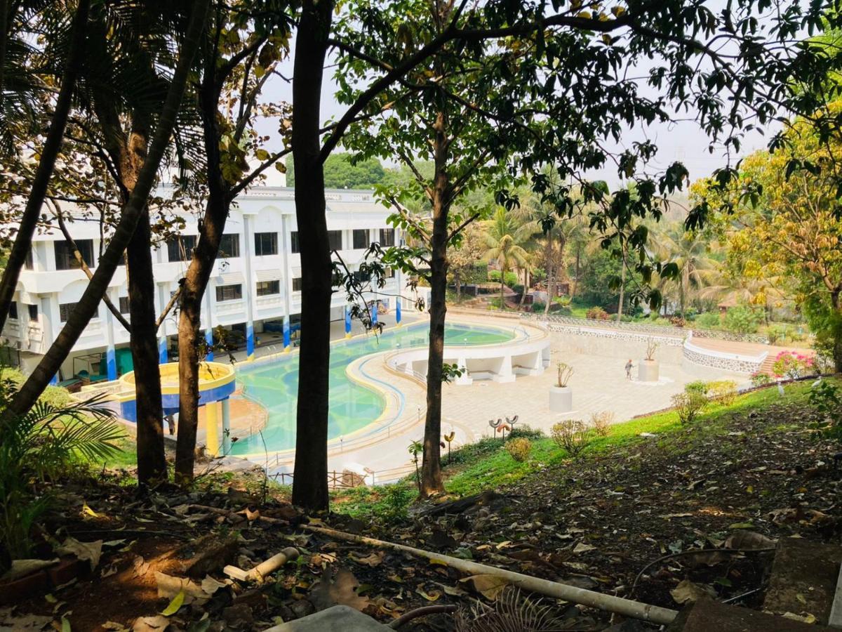 U Rivergate Karjat Dış mekan fotoğraf