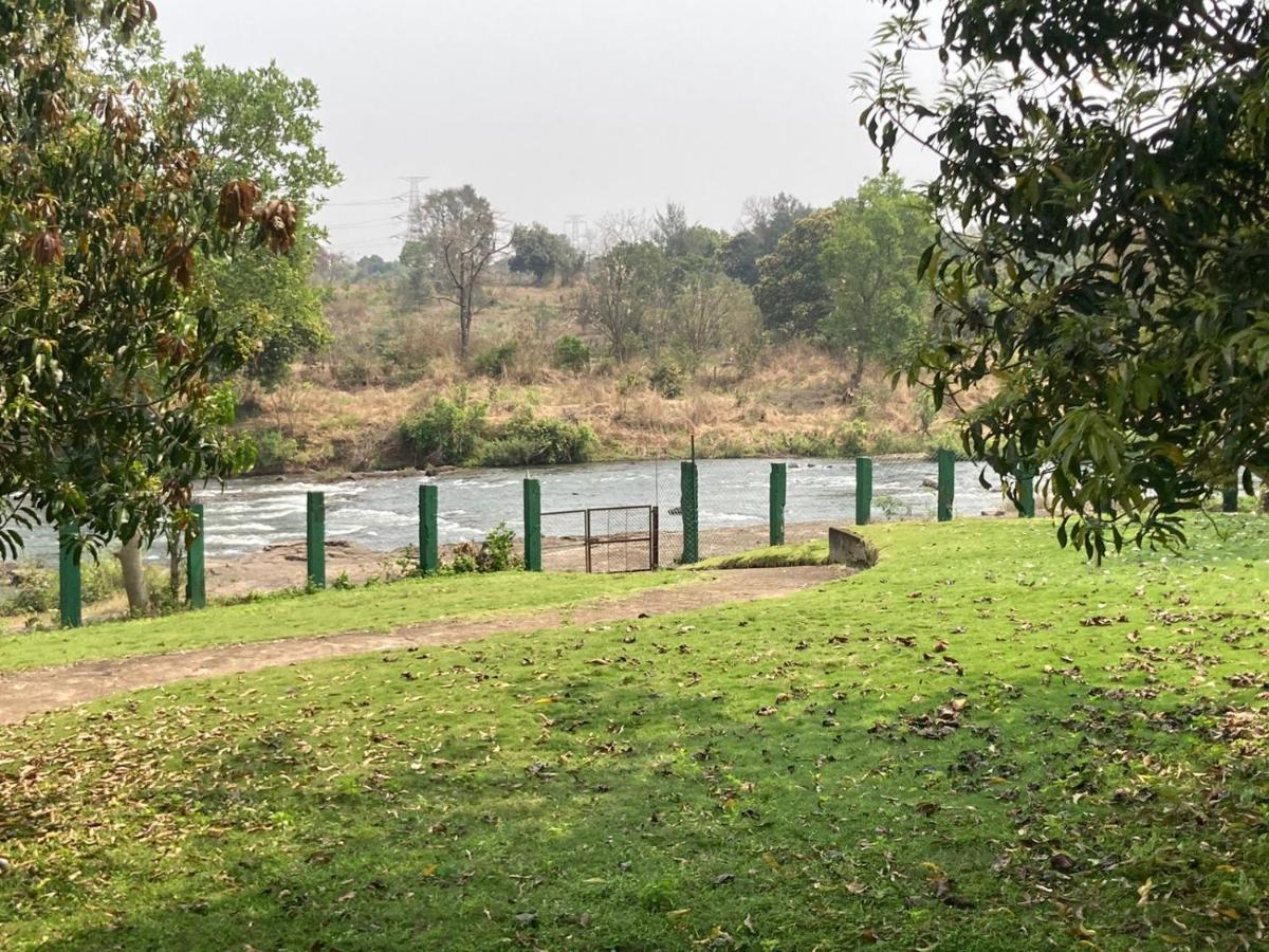 U Rivergate Karjat Dış mekan fotoğraf