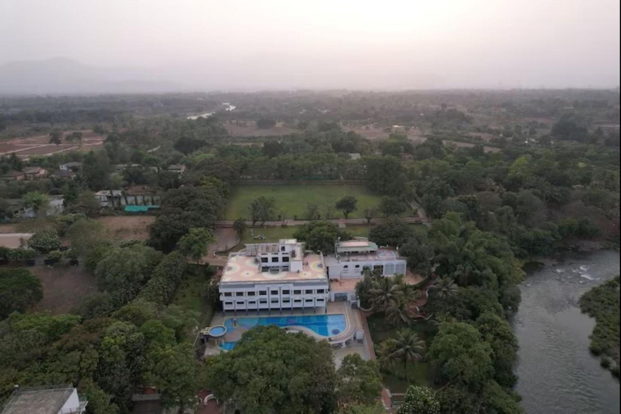 U Rivergate Karjat Dış mekan fotoğraf